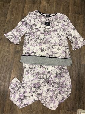 FREE in bundle NWT Floral Lavender & Gray Two-Piece Lounge Set small